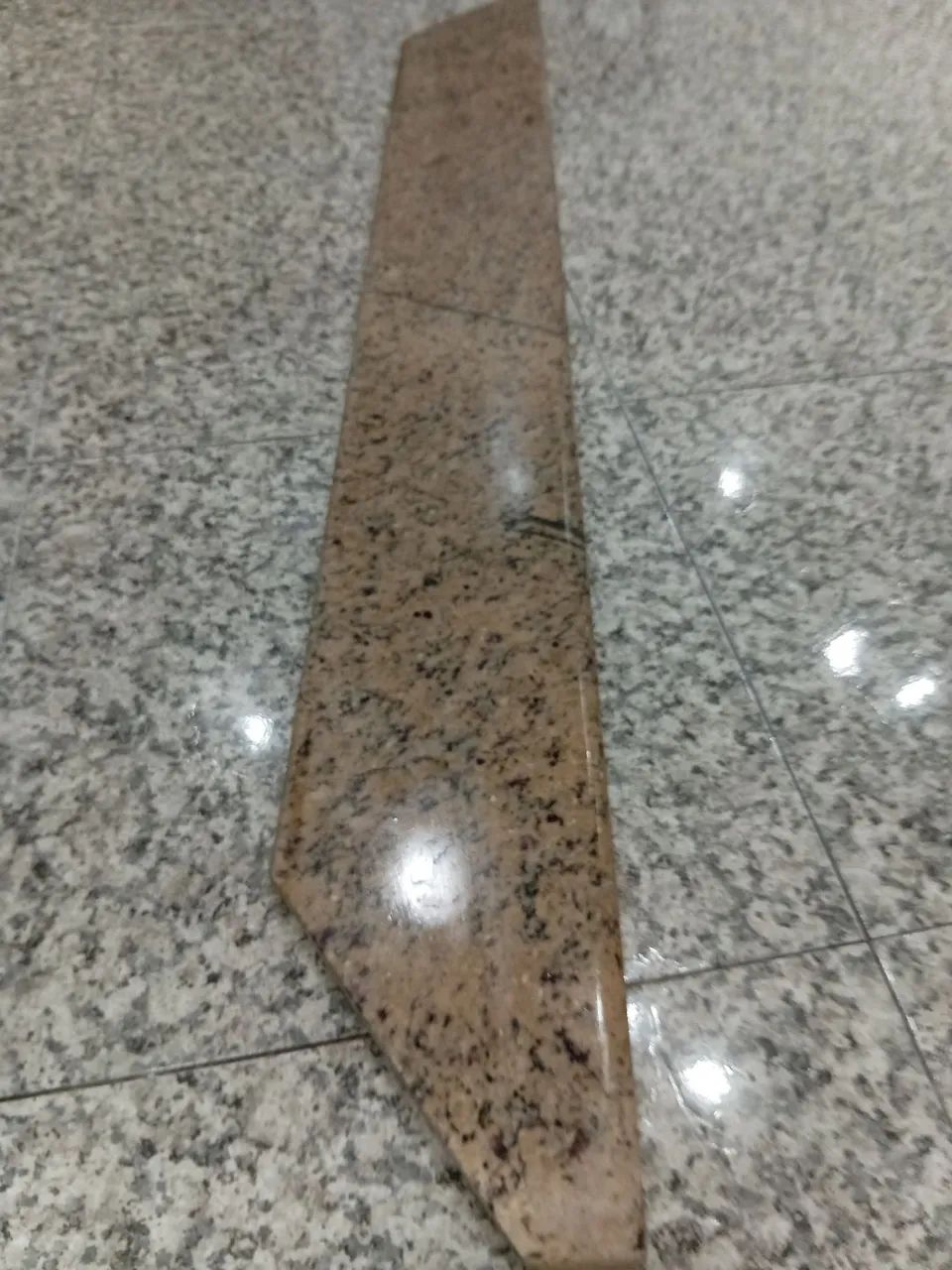 Bancada Balcão de granito muito bonita só quero 200 reais medida 200x25  muito bonita - Foto 3
