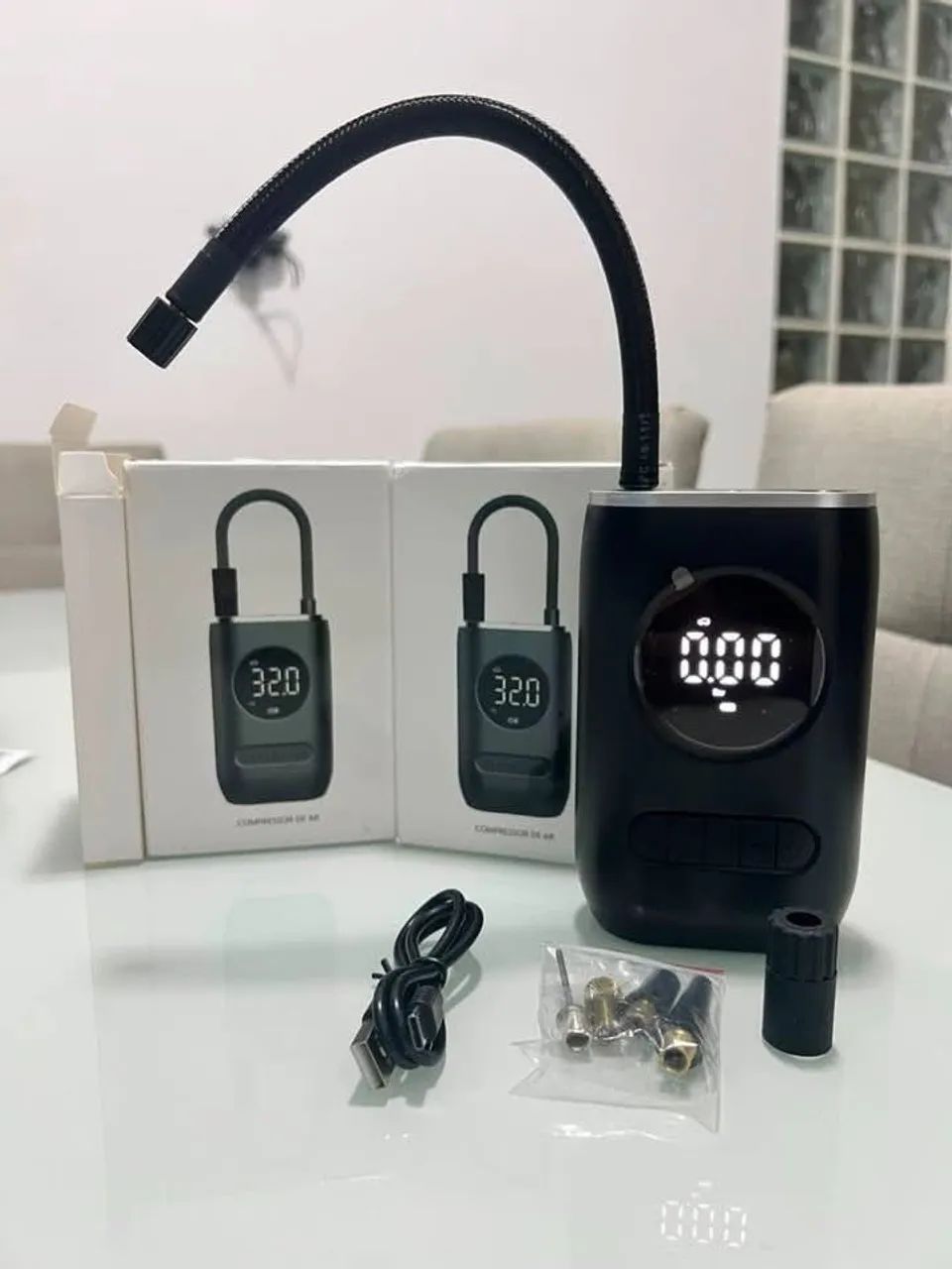 Mini Compressor de Ar Digital Portátil USB-C