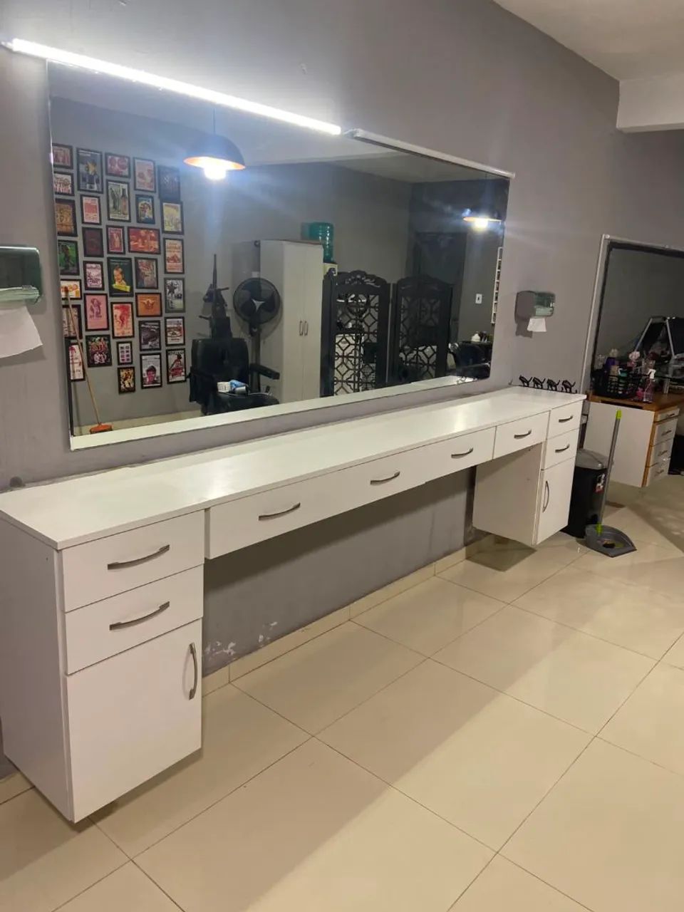 Bancada Barbearia + espelho