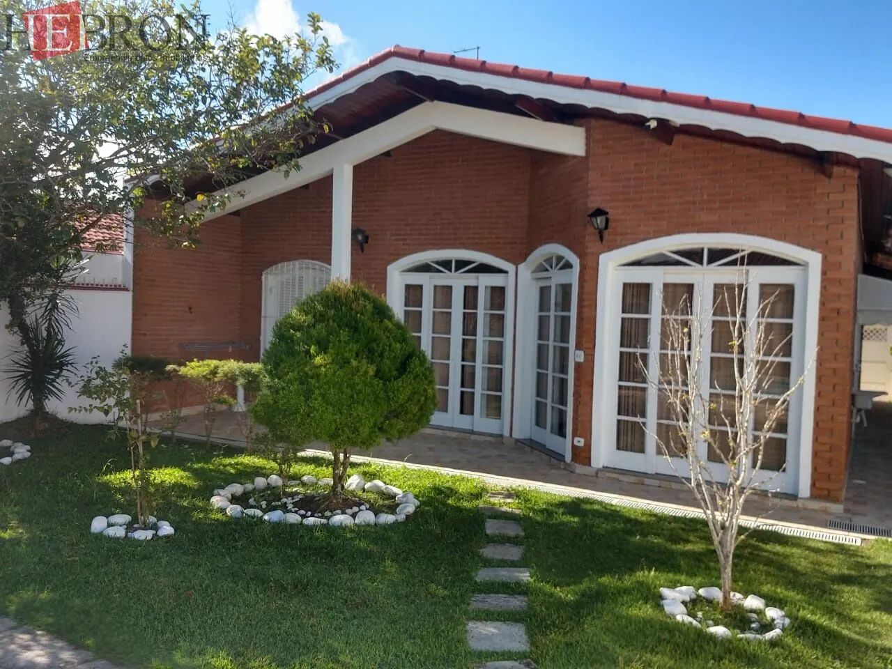 CASA TÉRREA EM PERUÍBE PARA VENDA