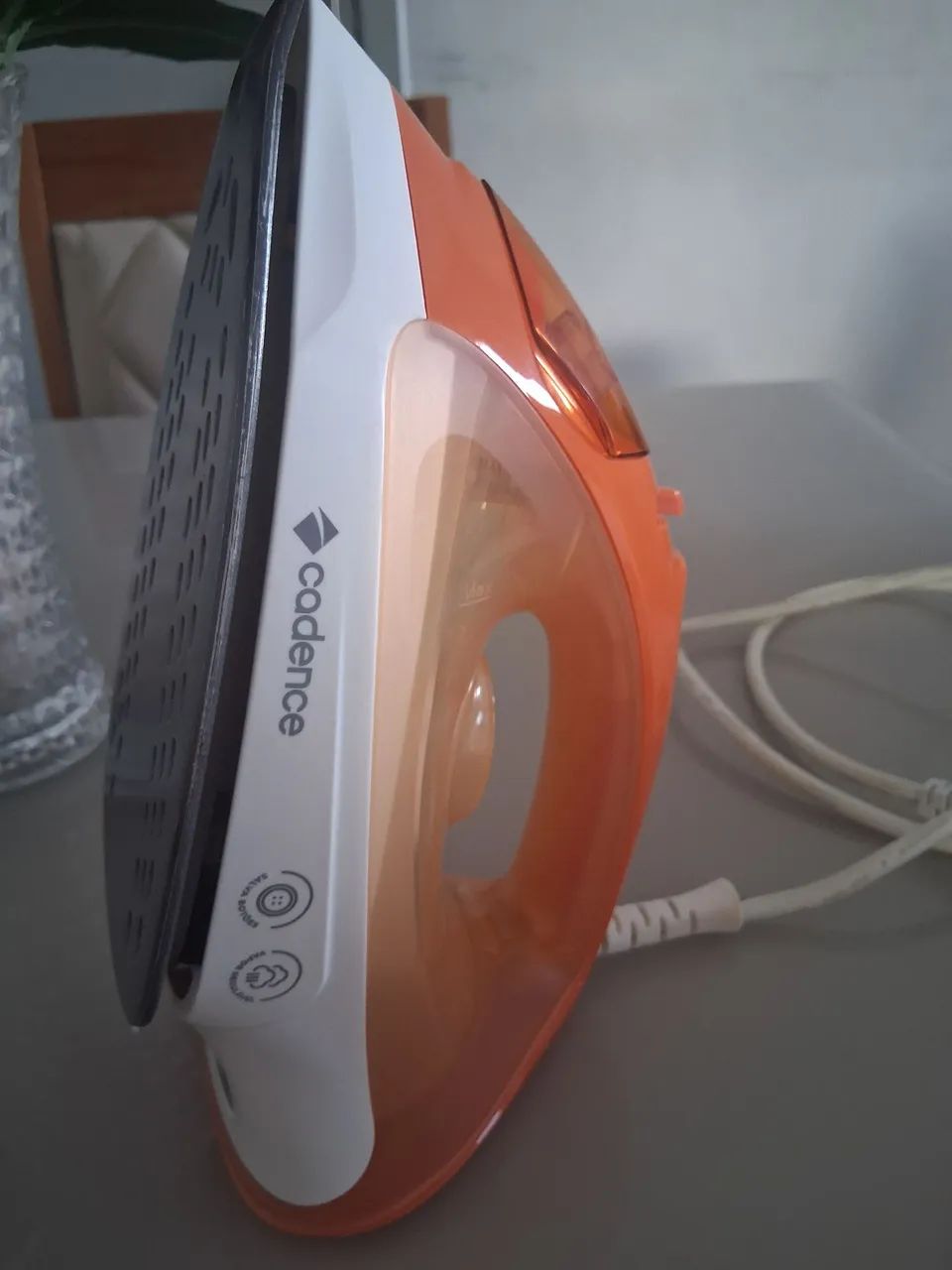 Vendo ferro de passar roupa - Foto 2