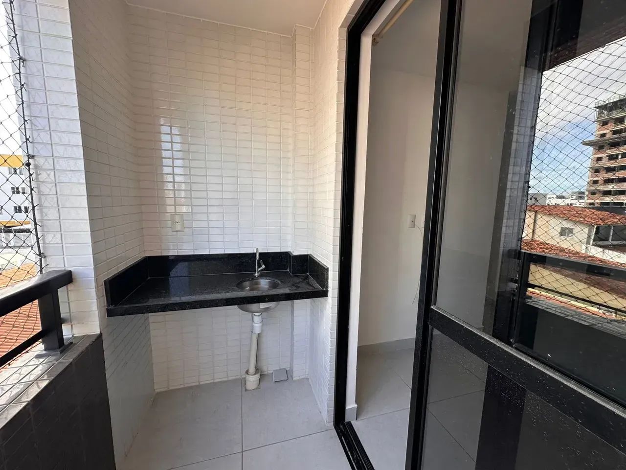 VENDE APARTAMENTO COM 02 QUARTOS BAIRRO DO BESSA - Foto 2