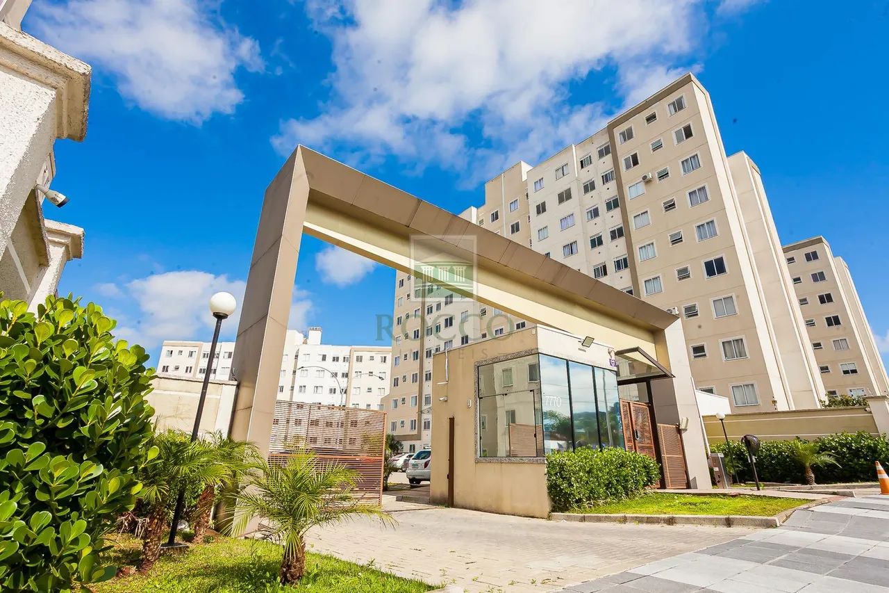 Apartamento com 2 quartos, sacada com churrasqueira e condomínio completo no Uberaba