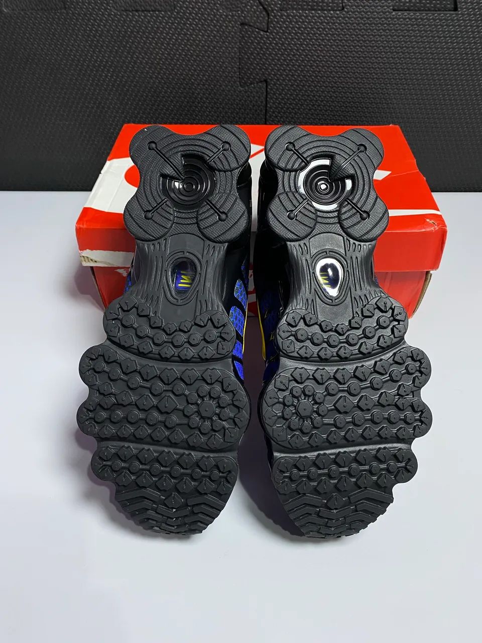 Nike Shox TL 'Black Lyon Blue Varsity Maize' - Foto 4