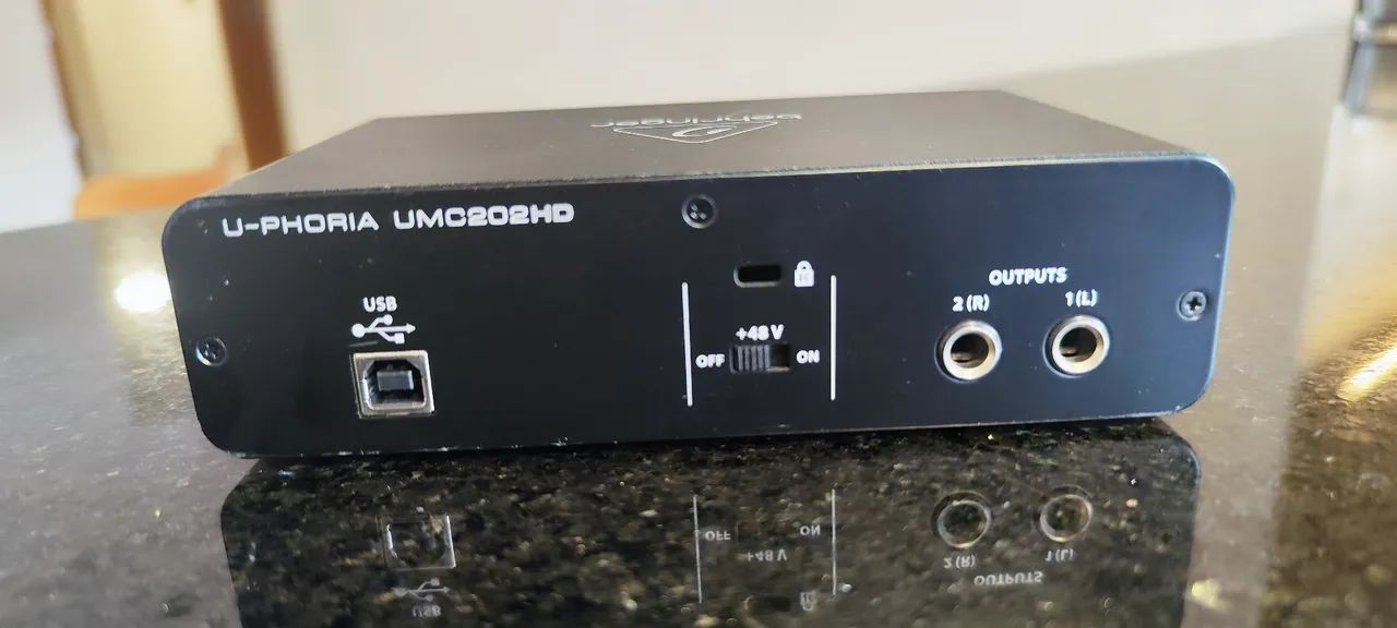 Interface de áudio Behringer U-PHORIA UMC202HD - Foto 4
