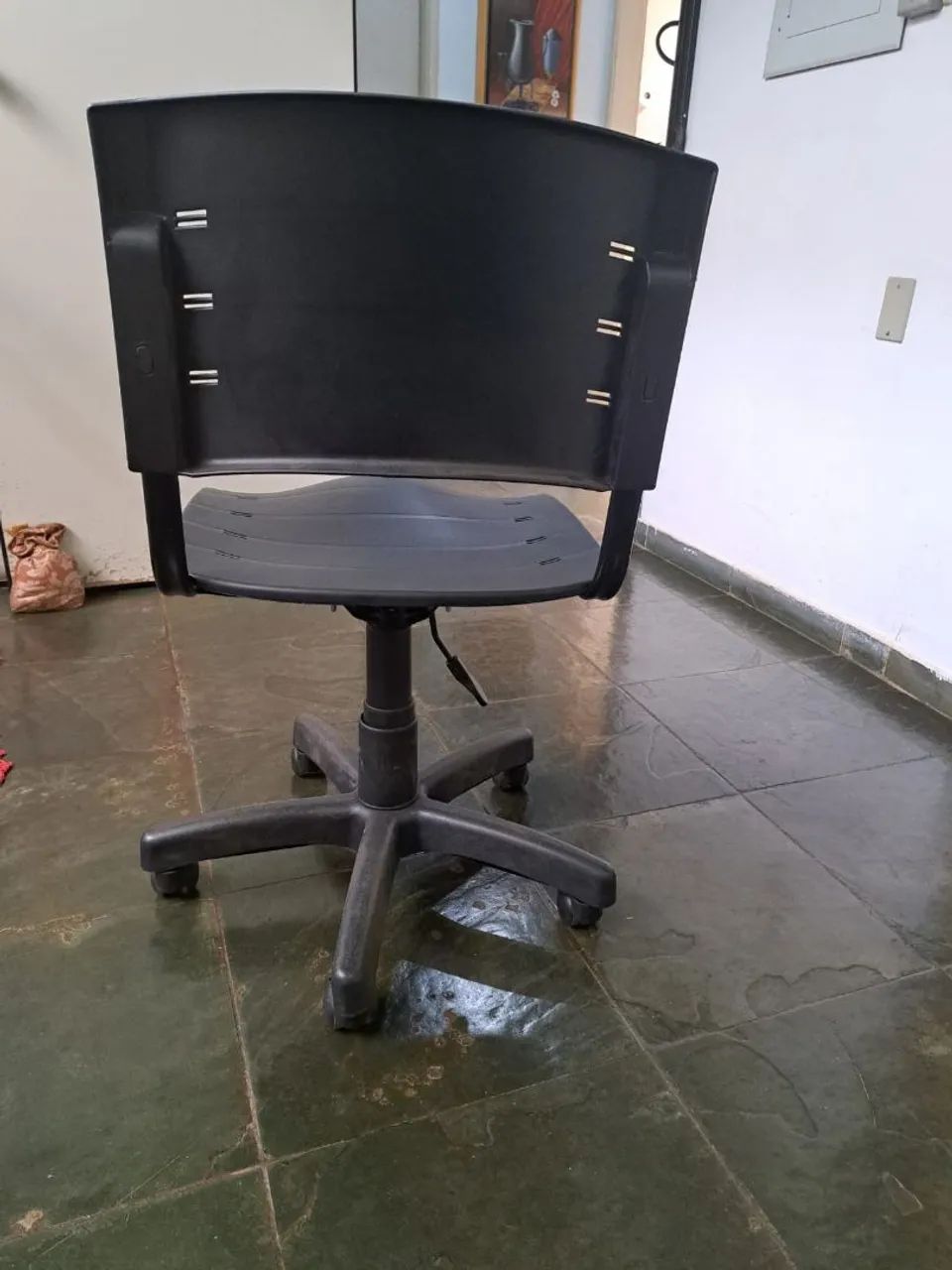 Cadeira giratória com regulagem de altura - Foto 4