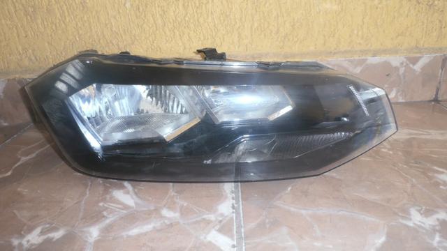 Farol direito volkswagen virtus