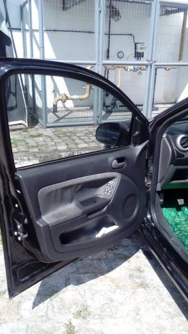 Ford Fiesta Class Sedan 1.6 8v 2° dono - Foto 3