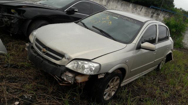 Sucata Astra 2.0 Hatch para retirada de peças