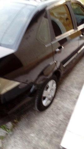 Ford Fiesta Class Sedan 1.6 8v 2° dono - Foto 18