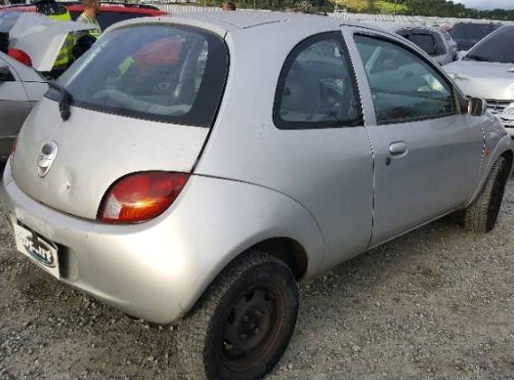 Desmontando Ford/ ka 1998 - Foto 9
