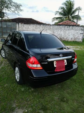 Nissan Tiida Sedan 2010/2011 - Foto 2