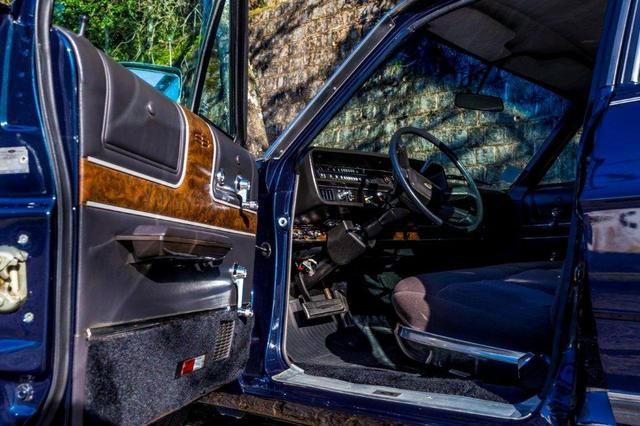 Relíquia de Colecionador Ford Landau com placa Preta 1980! - Foto 17