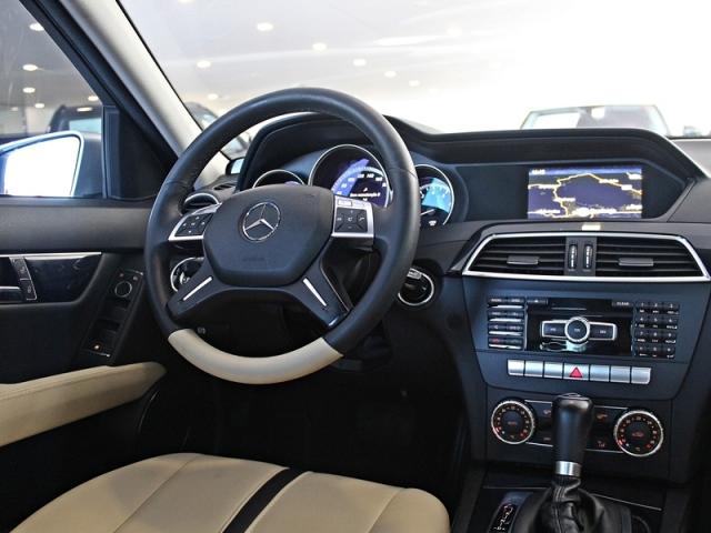 Mercedes C 180 CGI 1.8 4P - Foto 4