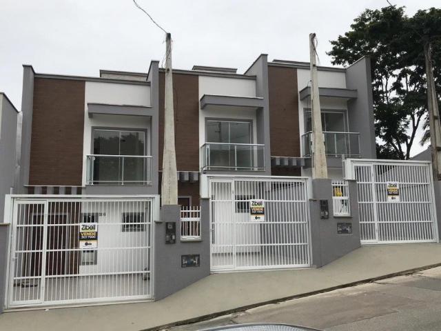 Casa à venda com 3 dormitórios em Petrópolis, Joinville cod:V37102