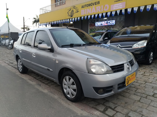 Clio sedã 1.6 2006 privillege