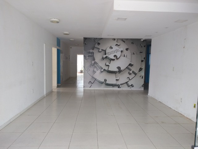 Imóvel Comercial - a 50 m. da Caixa Econômica Federal - Foto 2