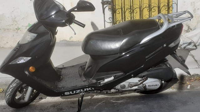 MOTO BURGMAN 50CC