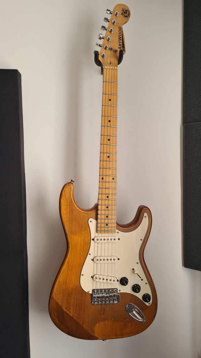 Guitarra Stratocaster Artwood (Caps fender + Gotoh) - Foto 6