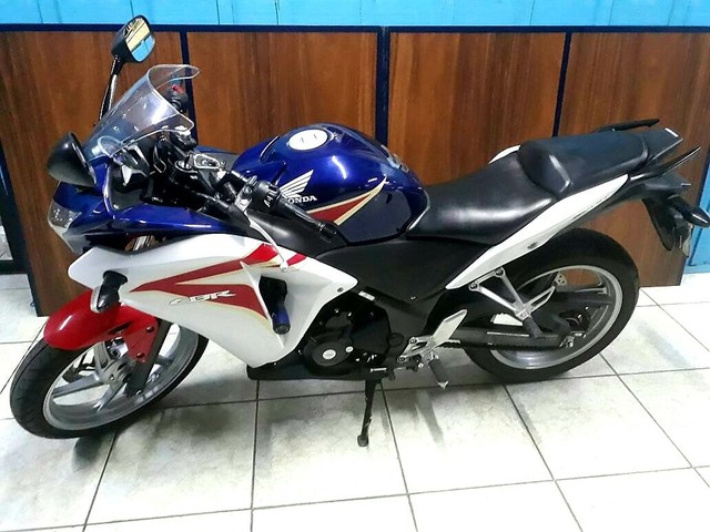 HONDA CBR 250R