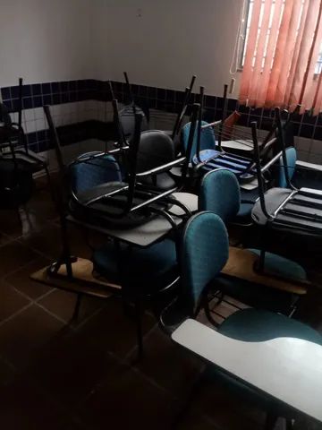Cadeiras Universitárias - Foto 5