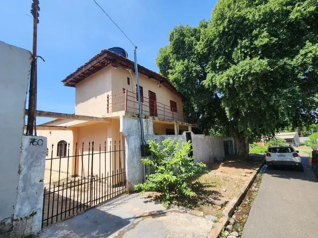 Vende-se sobrado com 468m2 de terreno no bairro Ponte Nova em Várzea Grande MT