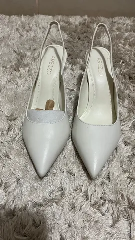 Sapato modelo slingback