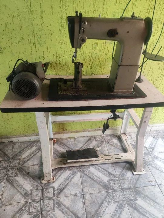 Máquina de Costura Industrial para Couro