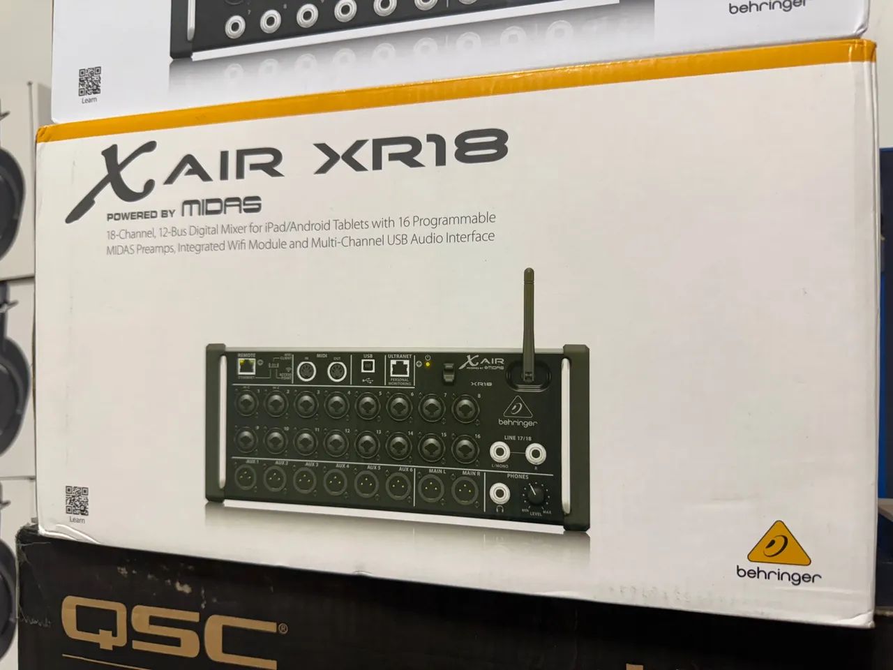 Mesa de som digital behringer xr18 