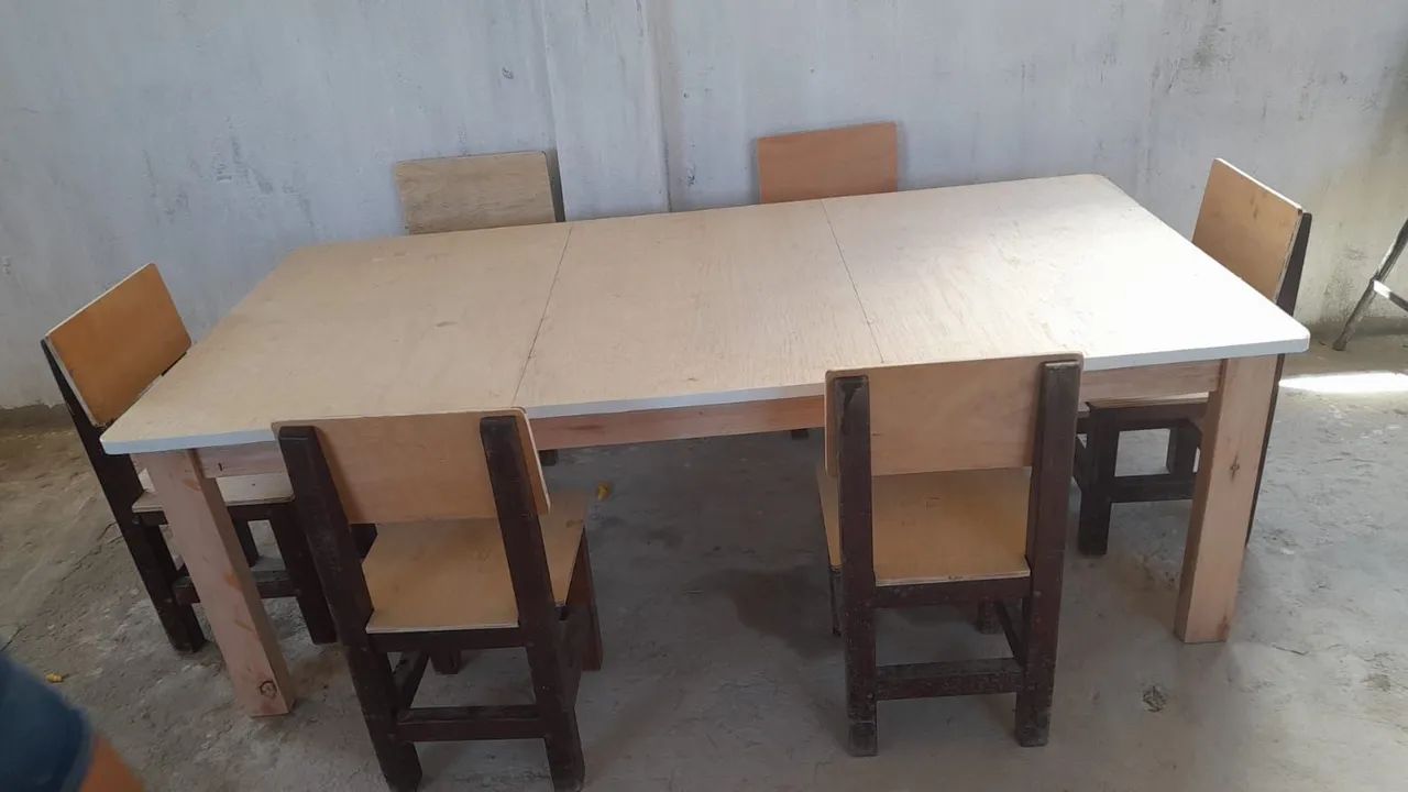 Mesa de madeira infantil para 6 pessoas - Foto 4