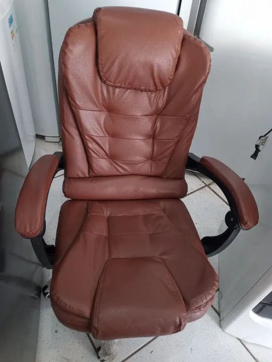 Cadeira presidente giratória  - Foto 4