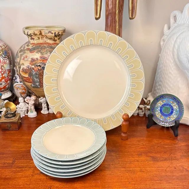 Conjunto de sobremesas em porcelana tailandesa Patra.