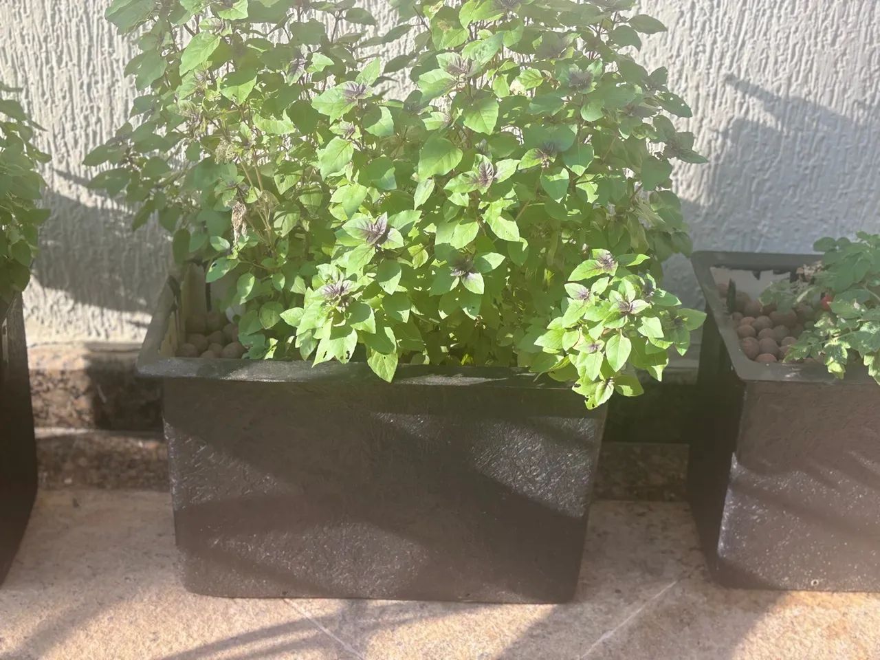 Jardineira em Fibra c/ manta Bidin e argila expandida para drenagem - Foto 5