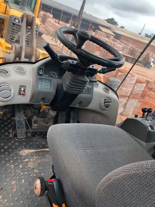 Vende-se Pás Carregadeira LF60 Volvo  - Foto 5