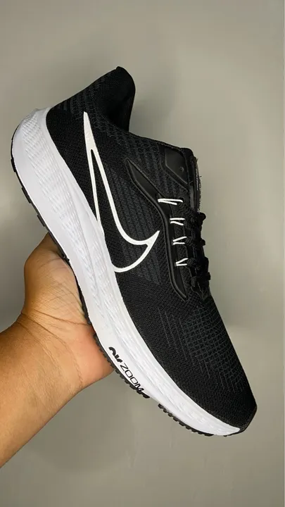 Tênis Nike numeração 42, 43