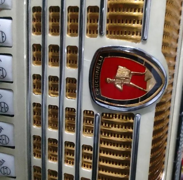 Acordeon Crucianelli 120 baixos - Foto 5