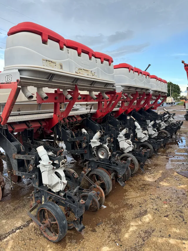 Plantadeira Jumil 16 linhas 3090 a vácuo