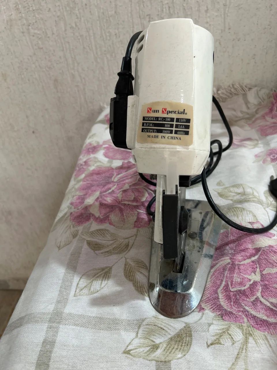 Máquina de cortar tecido  - Foto 2