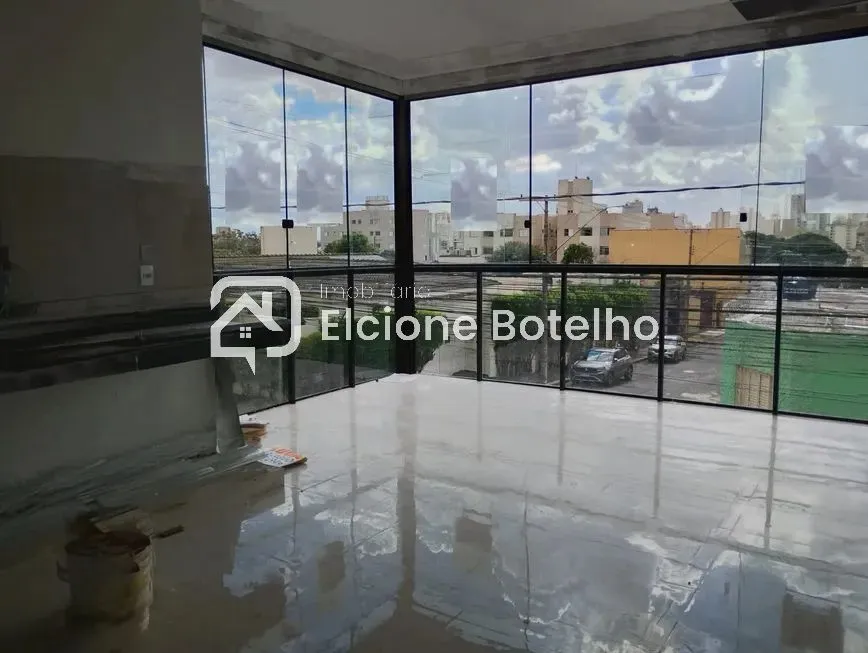 Sobrado para locação de aprox. 187 m², com 4 quartos, no bairro Saraiva - Uberlândia - MG