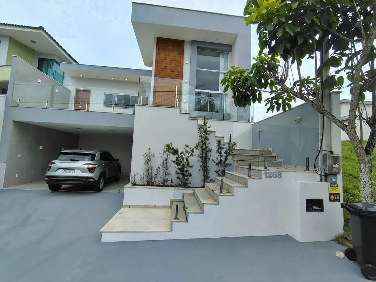 Casa para Venda em Macaé, Vale dos Cristais, 3 dormitórios, 1 suíte, 3 banheiros, 2 vagas