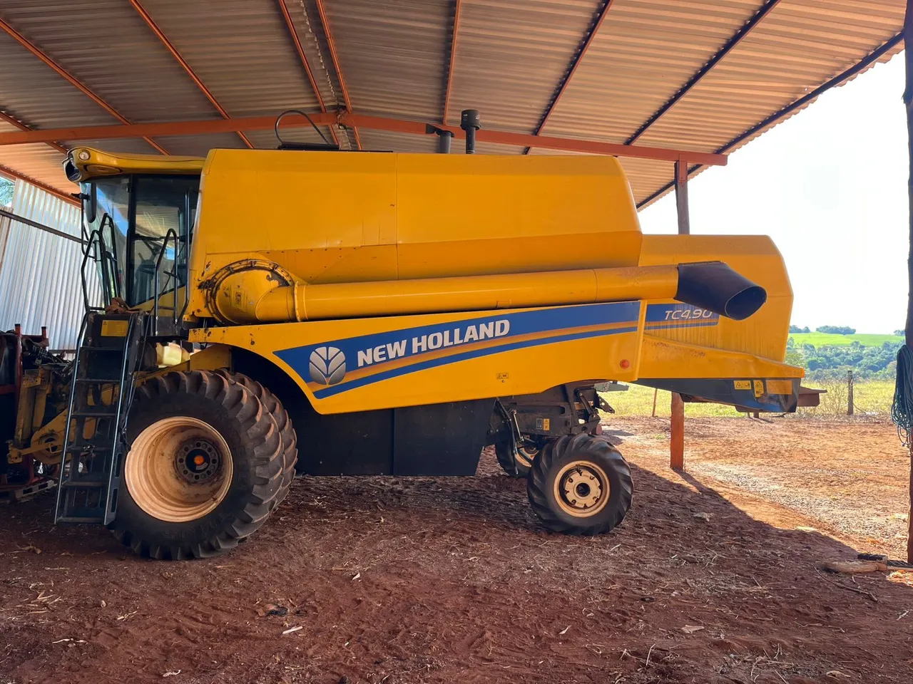 Colheitadeira New Holland TC4.90
