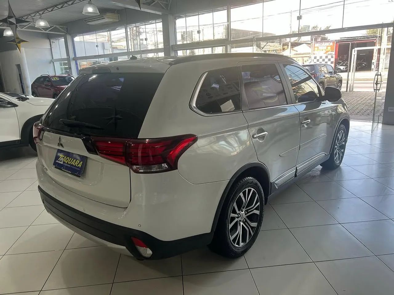 VENDO OUTLANDER T/SOLAR,UNICO DONO,POUCO RODADO,20MIL+PARCELAS FIXAS 48X1529,90 - Foto 4