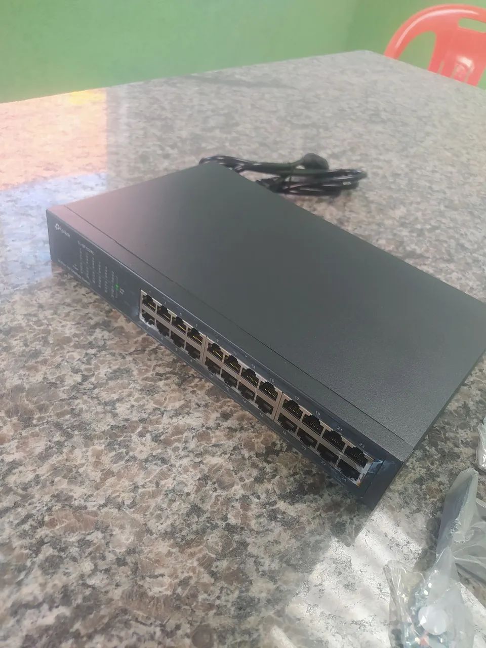 SWITH ROTEADOR TP LINK TL-SF1024D 