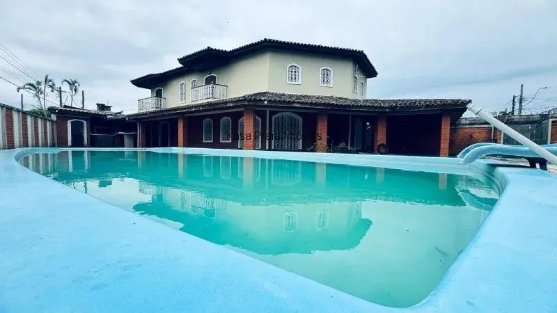 Casa com piscina para venda ou locação no Pontal de Santa Marina em Caraguatatuba