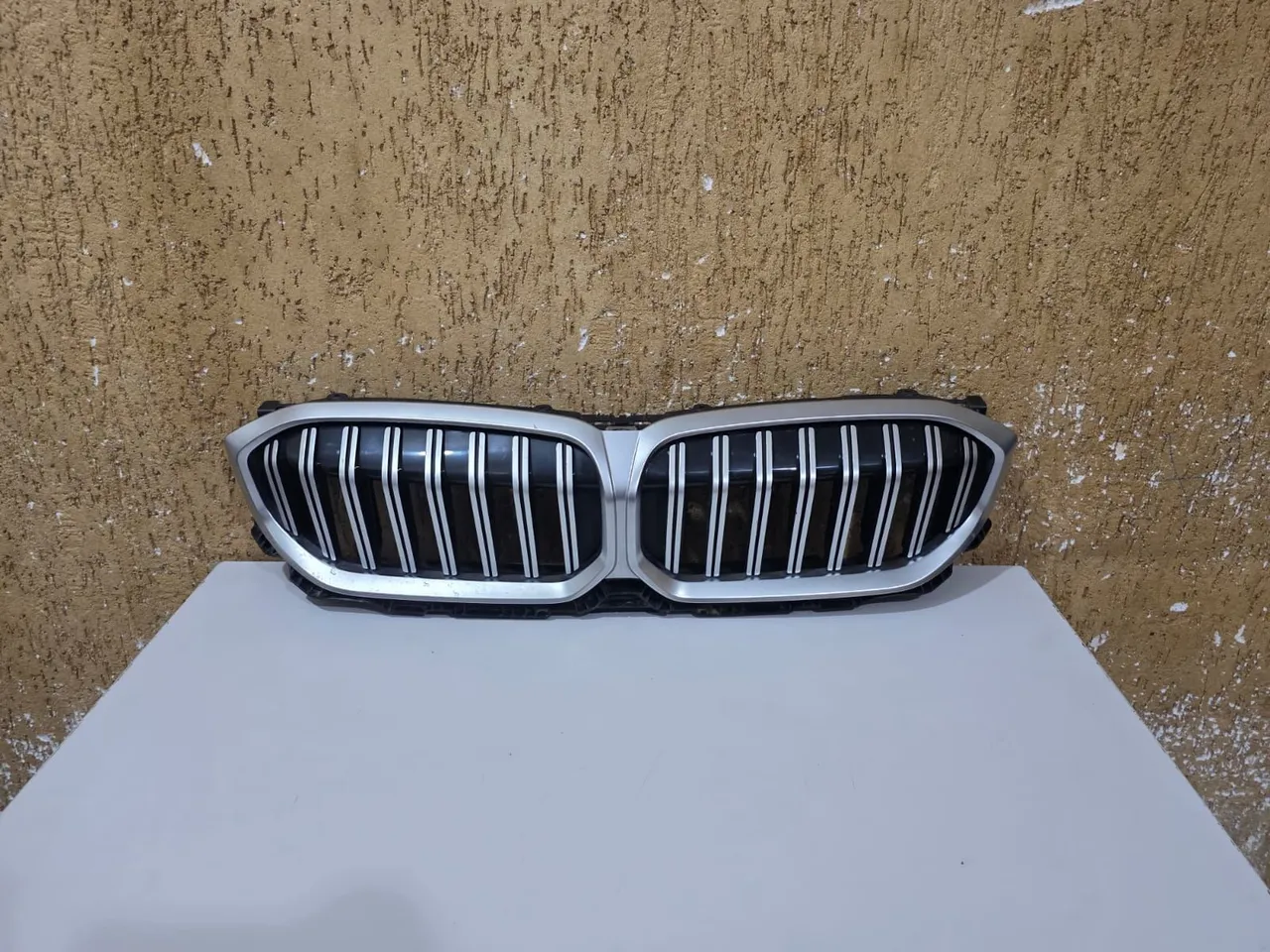 Grade dianteira BMW 320i / 330i M Sport GP 2023/2024/2025