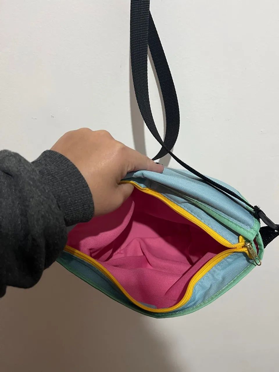 Bolsa Colorida com Design Moderno - Foto 4