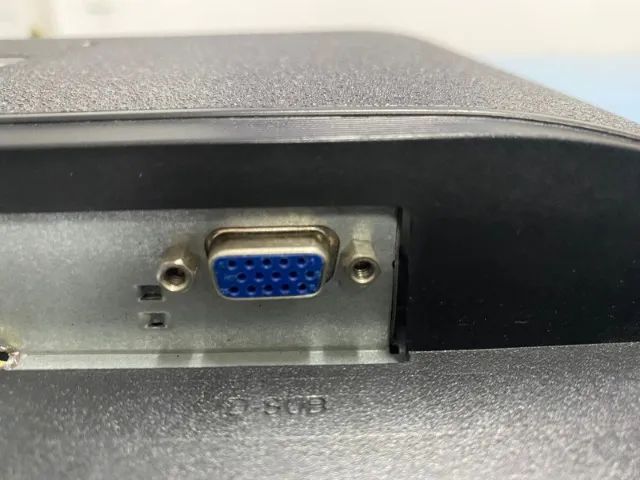 Monitor Positivo P971WAL 18.5"  Widescreen Base Fixa VGA 1366x768 - Foto 3