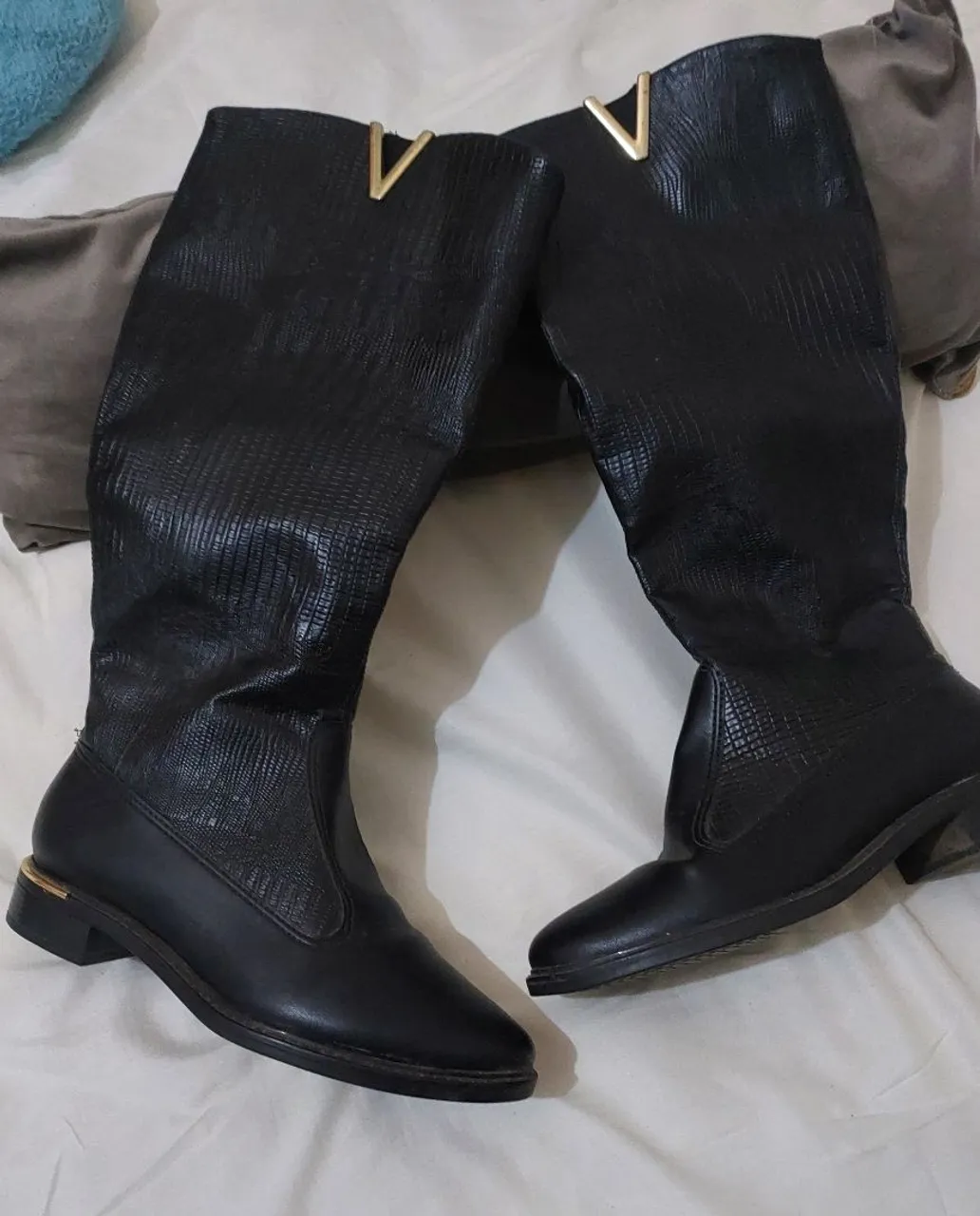 Botas femininas pretas de cano alto