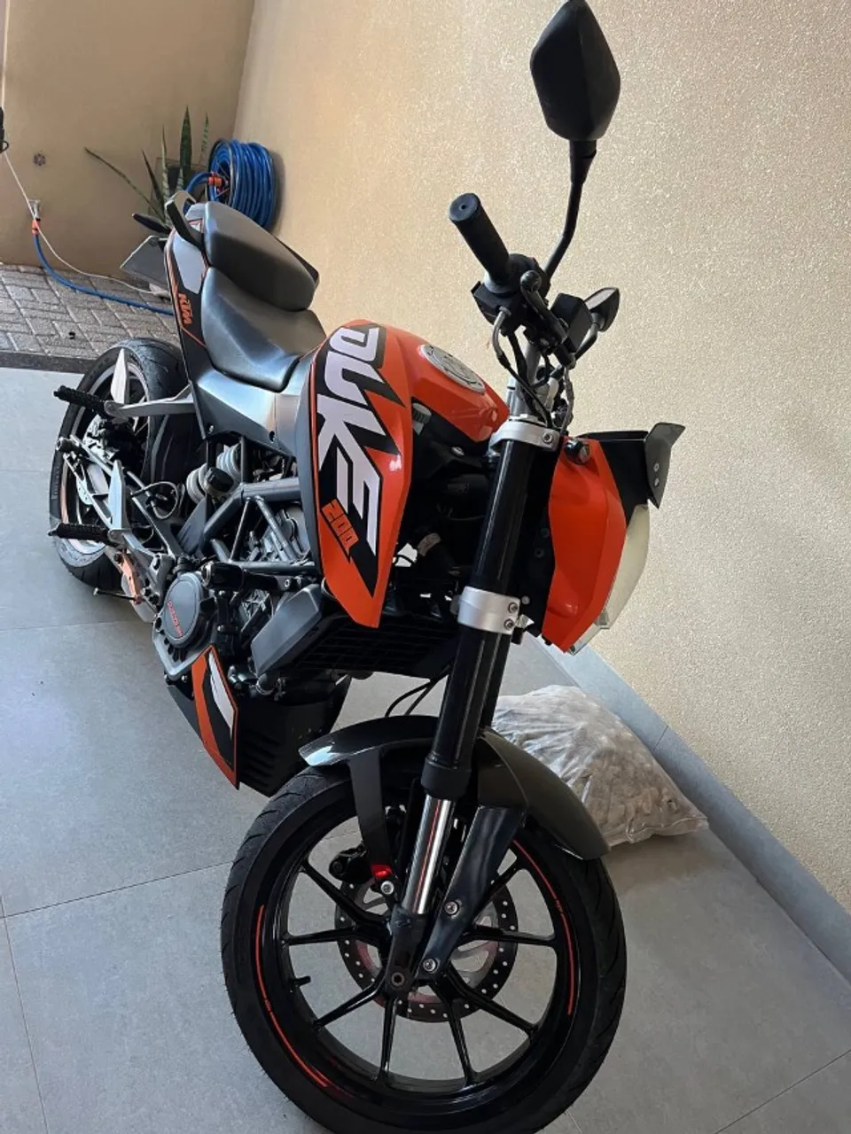KTM Duke 200