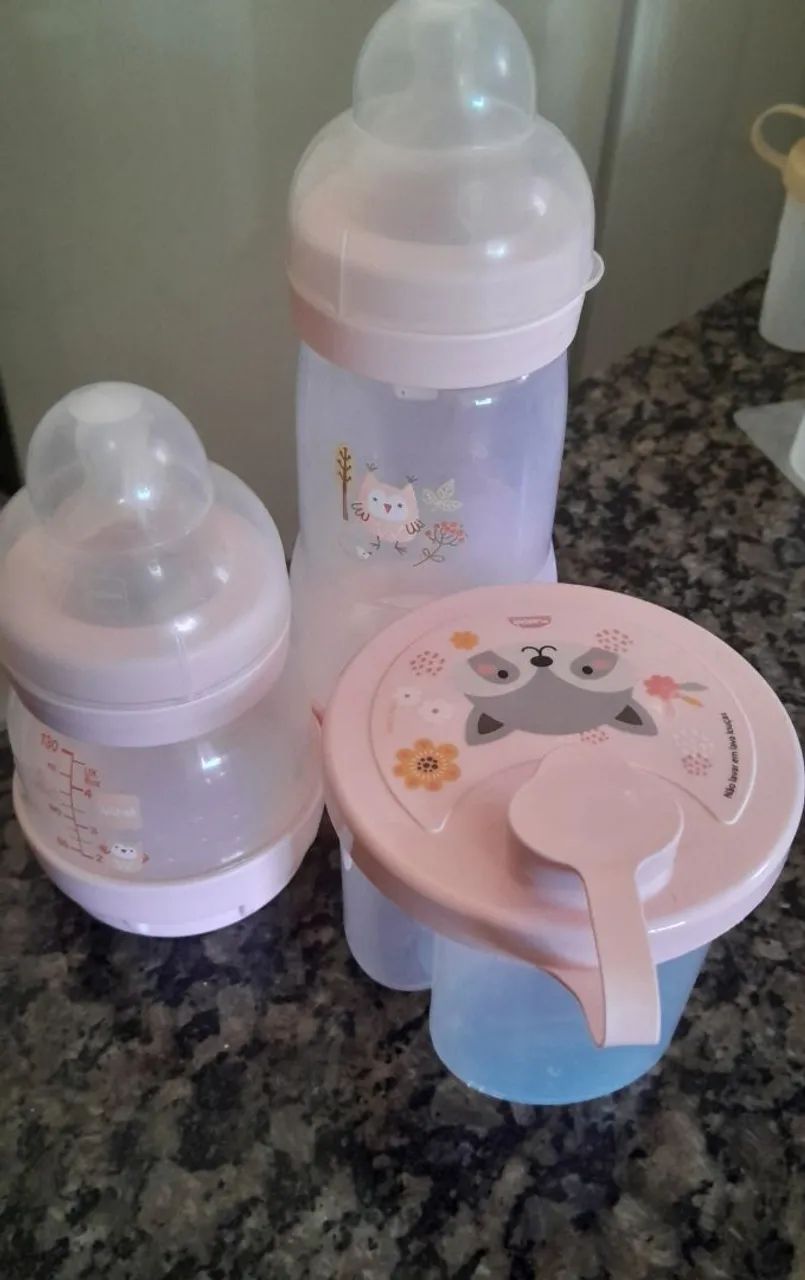 Kit de Mamadeiras mam e Recipiente para Leite em Pó